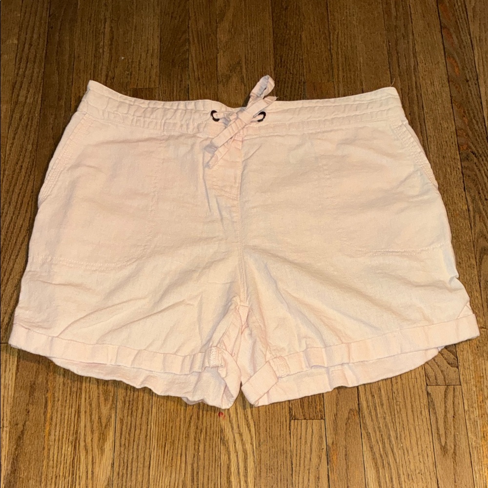 Per Se Light Pink Cargo Shorts Made with Linen and Viscose.